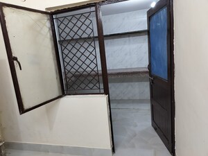 Room in 2.5 BHK Apartment at Sai Kutir Sector 49, Sector 49 – for Sale