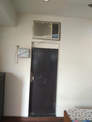 Furnished Amenities in 1 BHK Apartment at Aarya Vihar, Sector 73 – for Sale