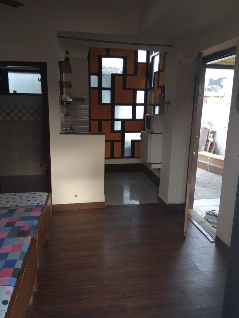 Room, aarya-vihar 1 Bedroom 500 Sq.Ft. Apartment In Sector 73 Noida 8761506