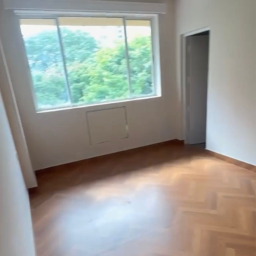 Room in 3 BHK Apartment at DLF Oakwood Estate, Sector 25 – for Rent