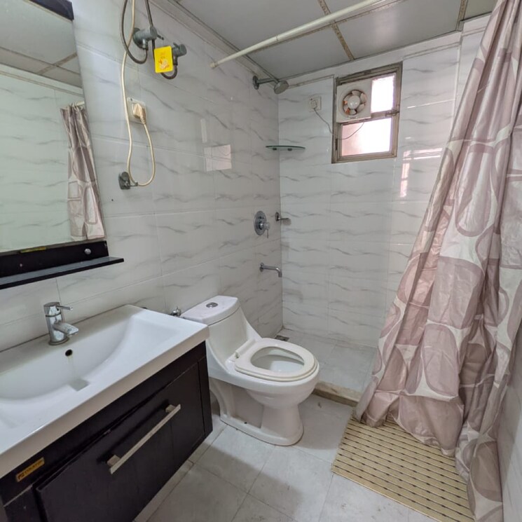 Team Area, suncity-essel-tower 2.5 Bedroom 1350 Sq.Ft. Apartment In Maruti Vihar Gurgaon 8761532