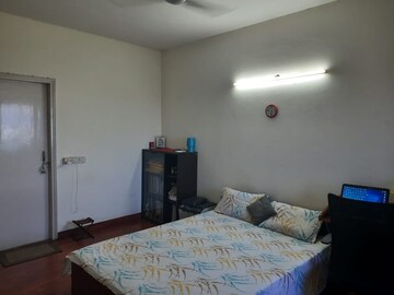 Bedroom in 3 BHK Apartment at Unitech Heritage City, Sector 25 – for Rent