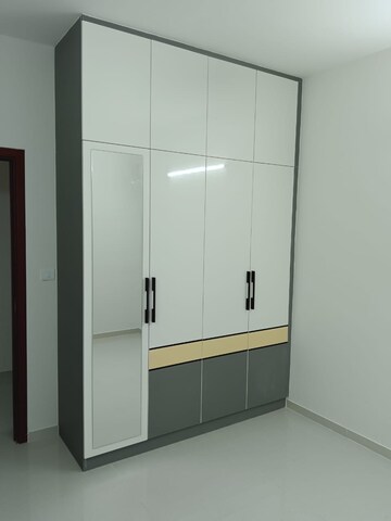Room in 4 BHK Apartment at L&T Raintree Boulevard, Hebbal – for Rent