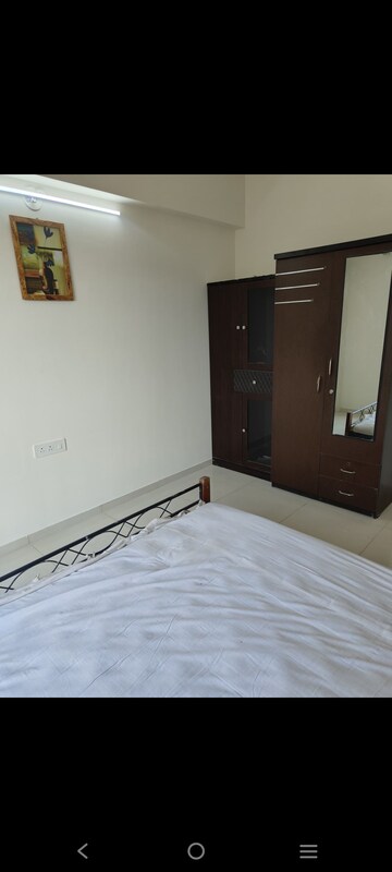 Room in 3 BHK Apartment at Saanvi Nirman Estella, South Bopal – for Rent