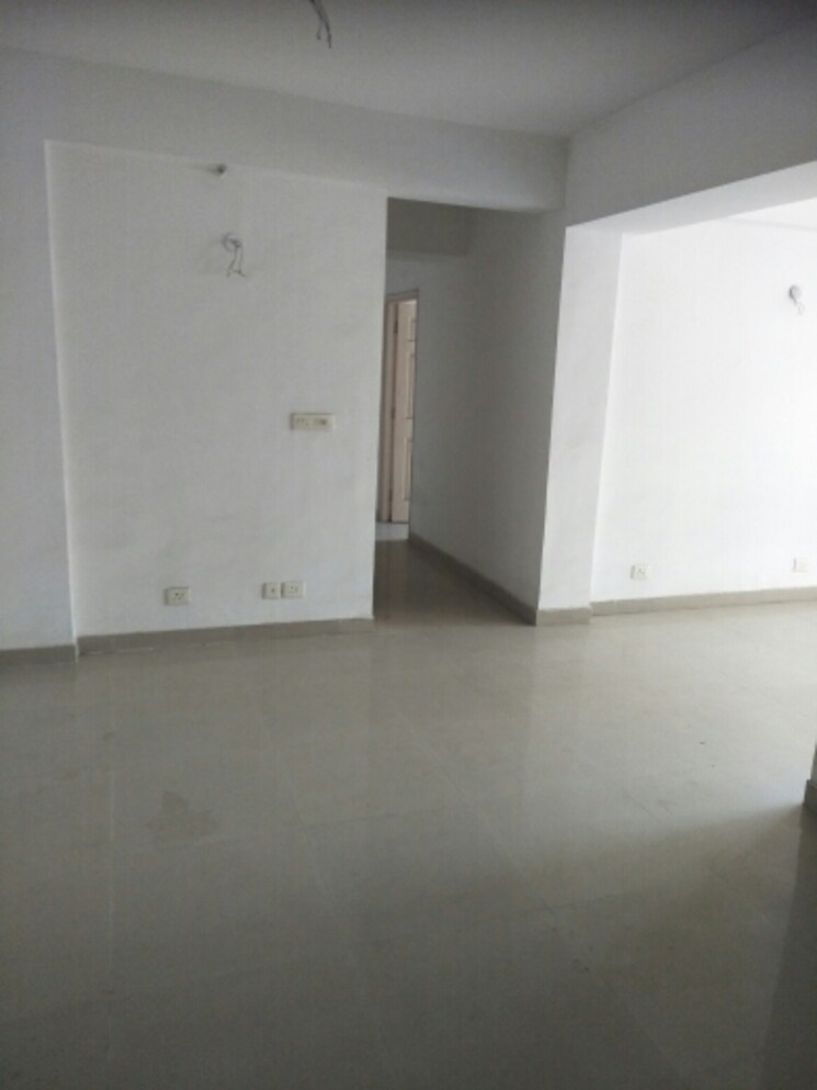 Room, nimbus-the-hyde-park 2 Bedroom 915 Sq.Ft. Apartment In Sector 78 Noida 8761585