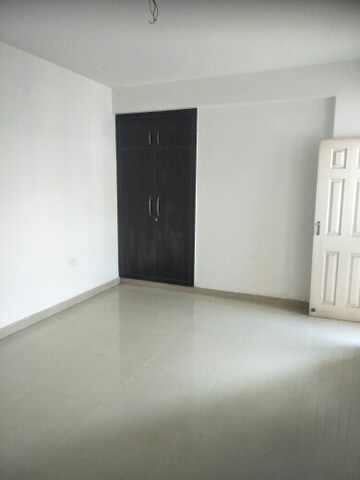 Room in 2 BHK Apartment at Nimbus The Hyde park, Sector 78 – for Rent