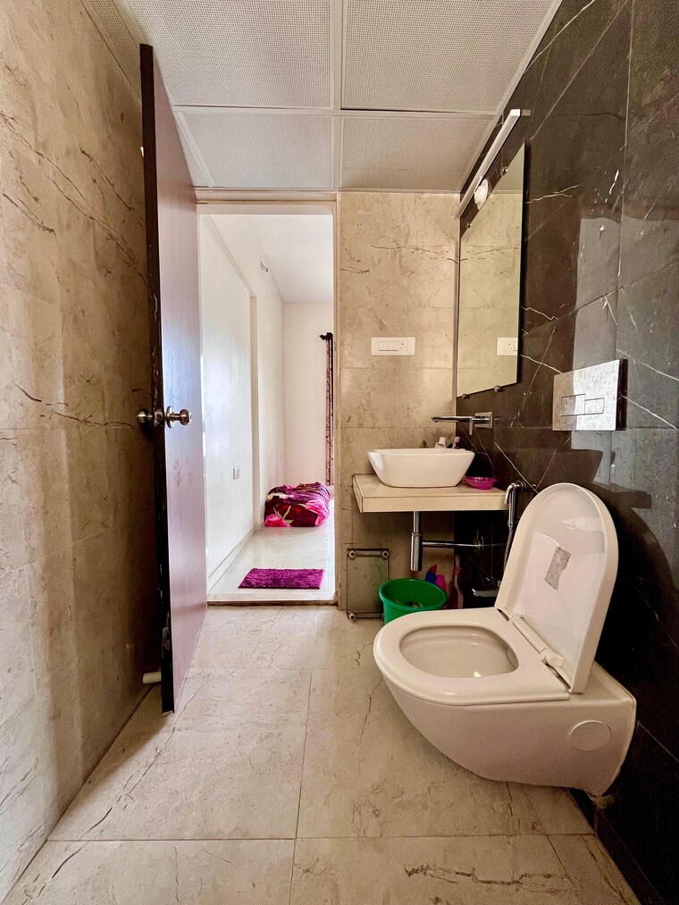 Bathroom, dosti-west-county-phase-4-dosti-pine 1.5 Bedroom 556 Sq.Ft. Apartment In Balkum Pada Thane 8761600