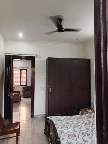 Room in 1 BHK Apartment at Sector 21c – for Rent