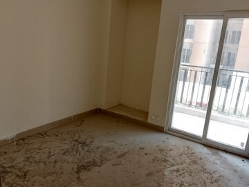 Room in 2 BHK Apartment at Amrapali Enchante, Tech Zone 4 Greater Noida – for Rent