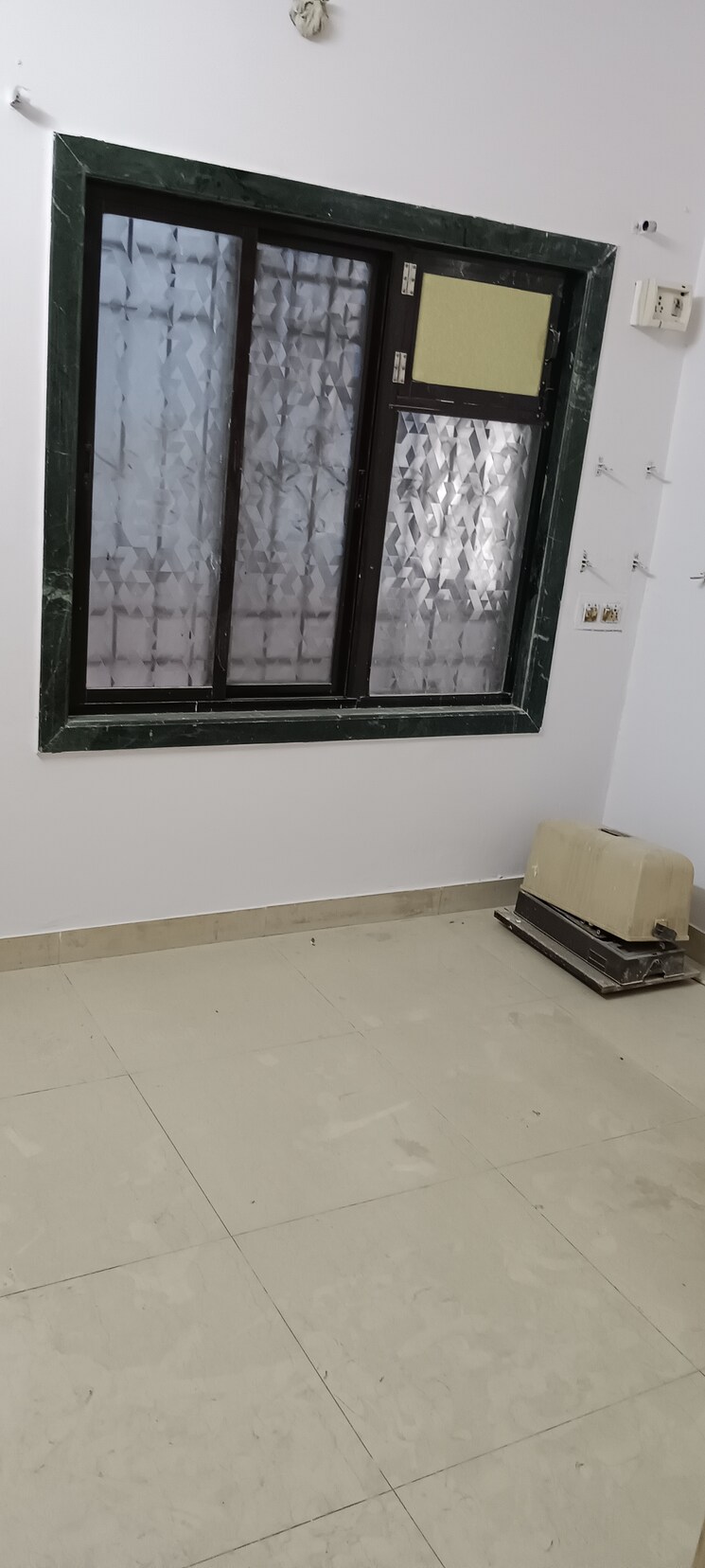 Room, kalyan west 1.5 Bedroom 750 Sq.Ft. Apartment In Kalyan West Thane 8761690