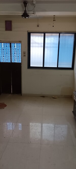 Room in 1.5 BHK Apartment at Kalyan West – for Sale