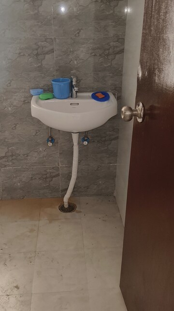 Bathroom in 2.5 BHK Apartment at Amrapali Dream Valley, Tech Zone 4 Greater Noida – for Rent