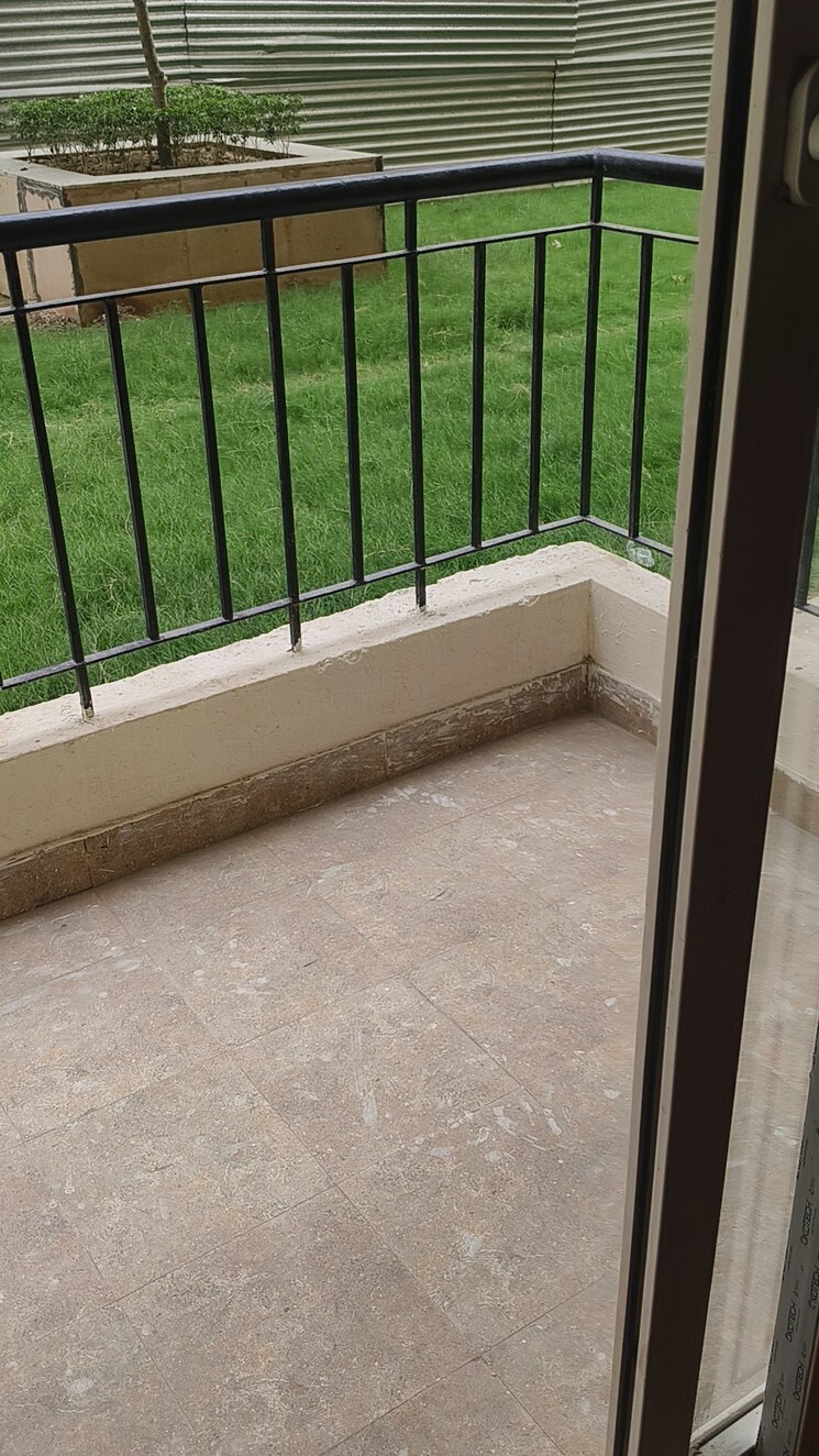 Balcony, amrapali-dream-valley 2.5 Bedroom 920 Sq.Ft. Apartment In Tech Zone 4 Greater Noida Greater Noida 8761719