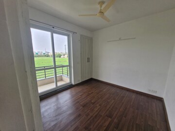 Room in 3 BHK Builder Floor at BPTP Parkland Pride, Sector 77 – for Rent