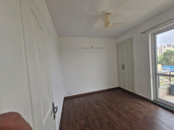 Room in 3 BHK Builder Floor at BPTP Parkland Pride, Sector 77 – for Rent