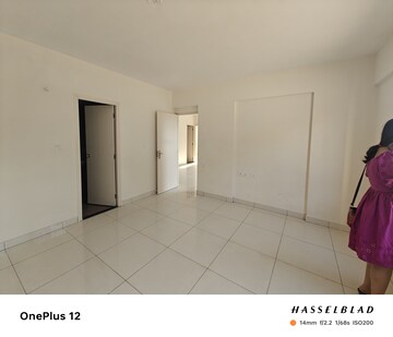 Room in 2 BHK Apartment at Mahaveer Celesse, Hunasamaranahalli – for Rent