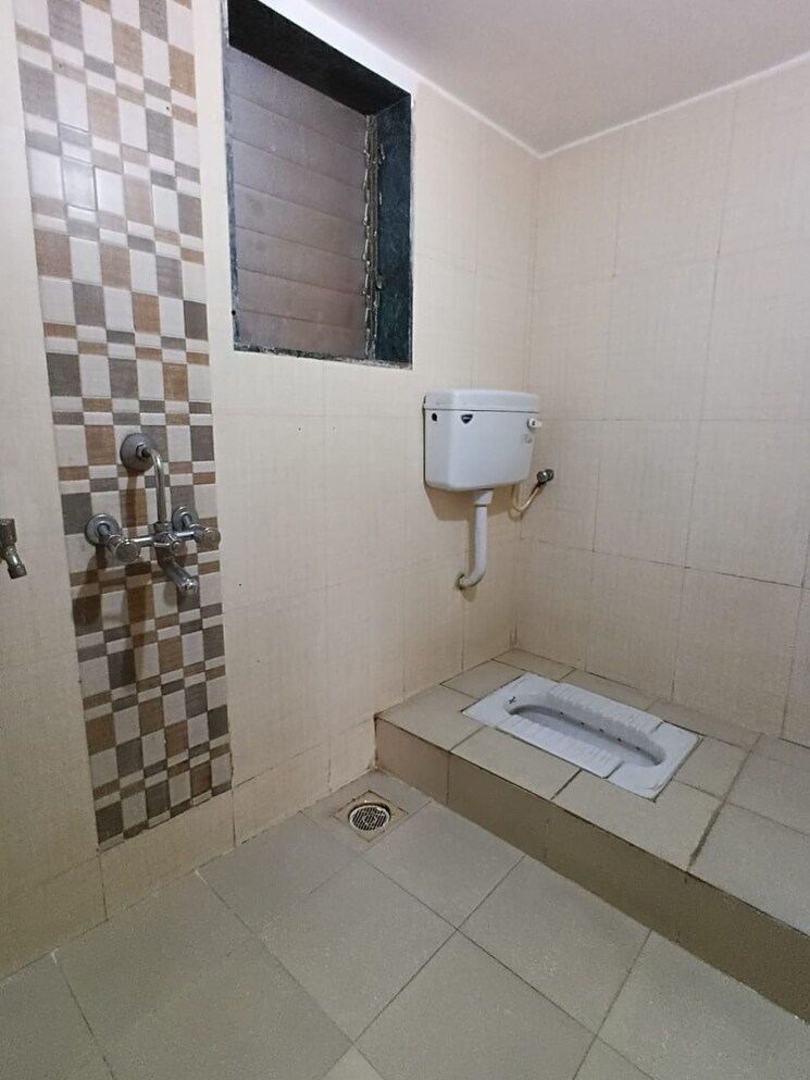 Bathroom, parsik nagar 2 Bedroom 970 Sq.Ft. Apartment In Parsik Nagar Thane 8761738