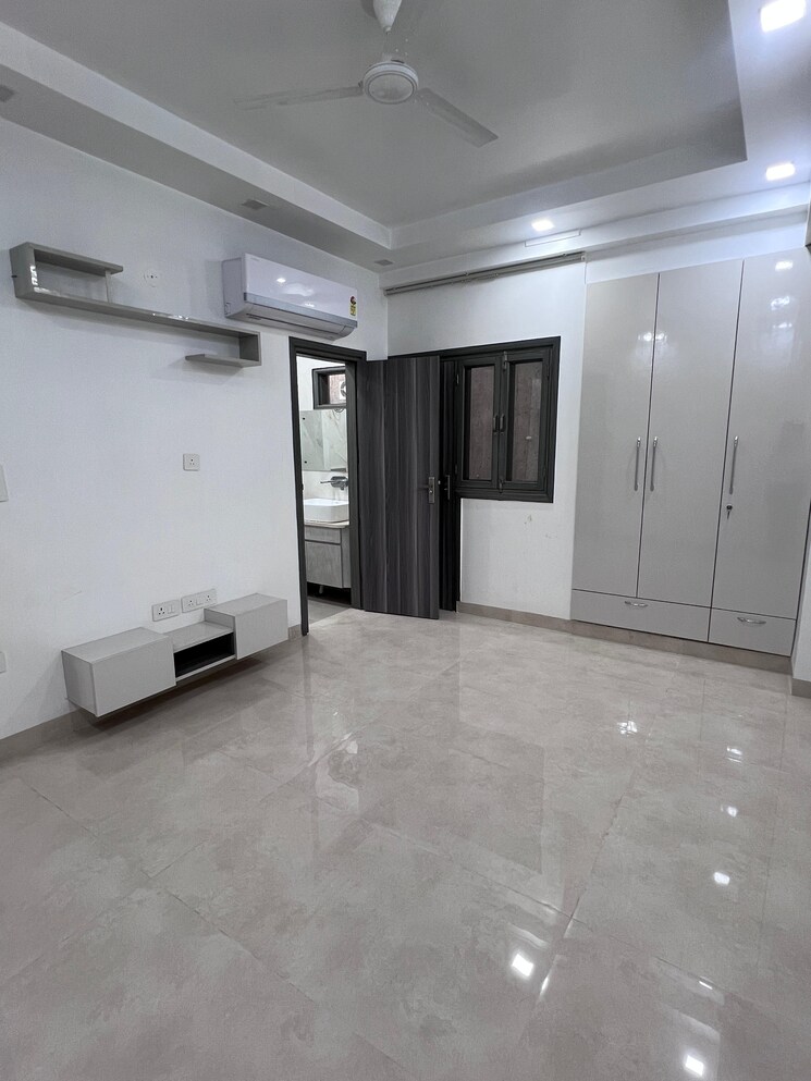 Room, vasant kunj 3 Bedroom 1450 Sq.Ft. Builder Floor In Vasant Kunj Delhi 8761757