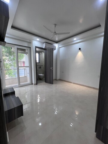 Room in 3 BHK Builder Floor at Vasant Kunj – for Rent