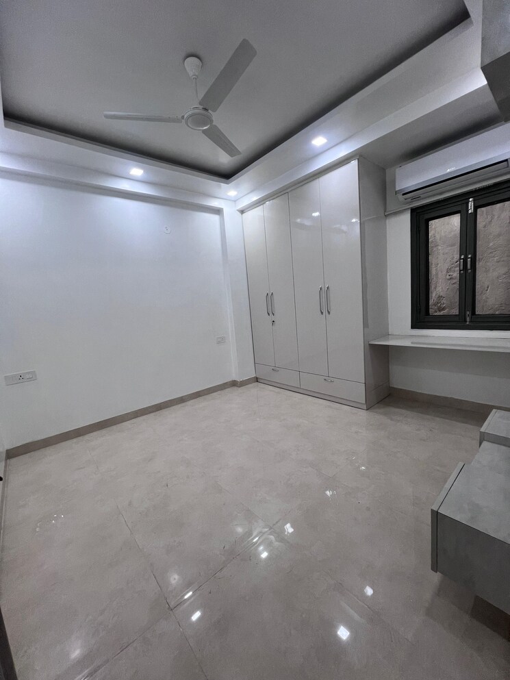 Room, vasant kunj 3 Bedroom 1450 Sq.Ft. Builder Floor In Vasant Kunj Delhi 8761757