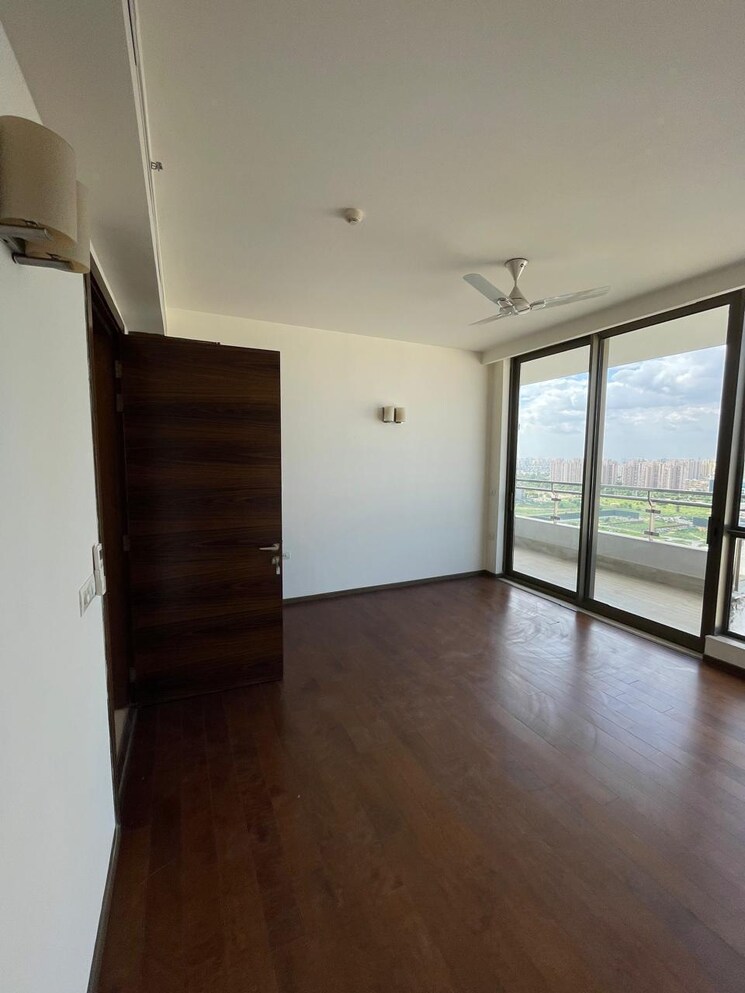 Room, m3m-golf-estate 4 Bedroom 3967 Sq.Ft. Apartment In Sector 65 Gurgaon 8761765