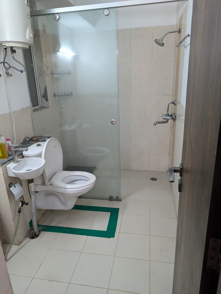 Bathroom, jaypee-wish-town-klassic 2 Bedroom 1230 Sq.Ft. Apartment In Sector 134 Noida 8761804