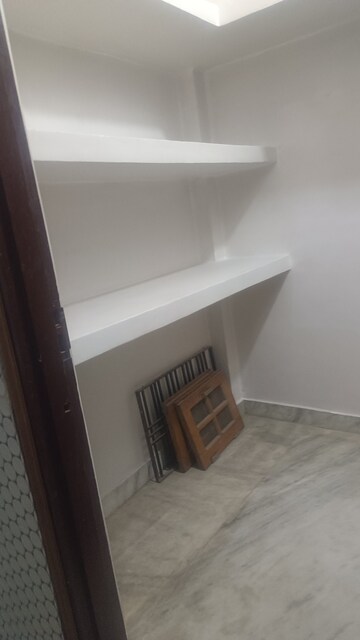 Furnished Amenities in 2 BHK Builder Floor at Indira Nagar – for Rent