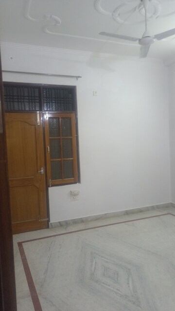 Room in 2 BHK Builder Floor at Indira Nagar – for Rent