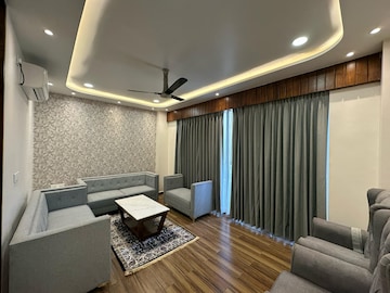 Bedroom in 6+ BHK Villa at Emaar Gomti Greens, Gomti Nagar – for Rent