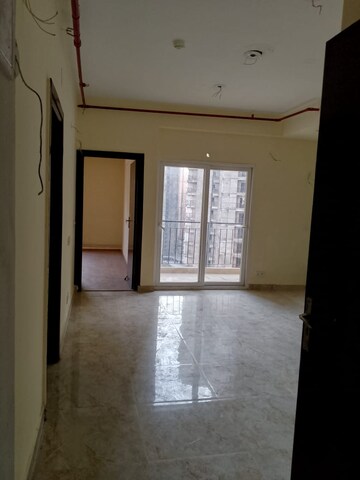 Room in 2 BHK Apartment at Amrapali Enchante, Tech Zone 4 Greater Noida – for Rent