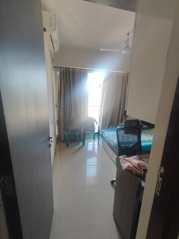 Room in 2 BHK Apartment at Rustomjee Athena, Majiwada – for Rent