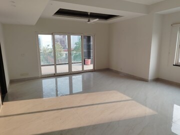 Room in 3 BHK Builder Floor at Sector 133 – for Rent