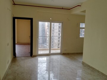 Room in 2 BHK Apartment at Tech Zone 4 Greater Noida – for Rent