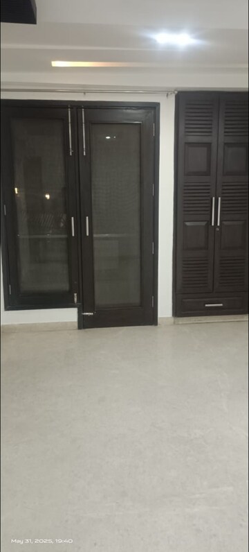 Building Lobby in 3 BHK Builder Floor at Sarvodaya Enclave – for Rent