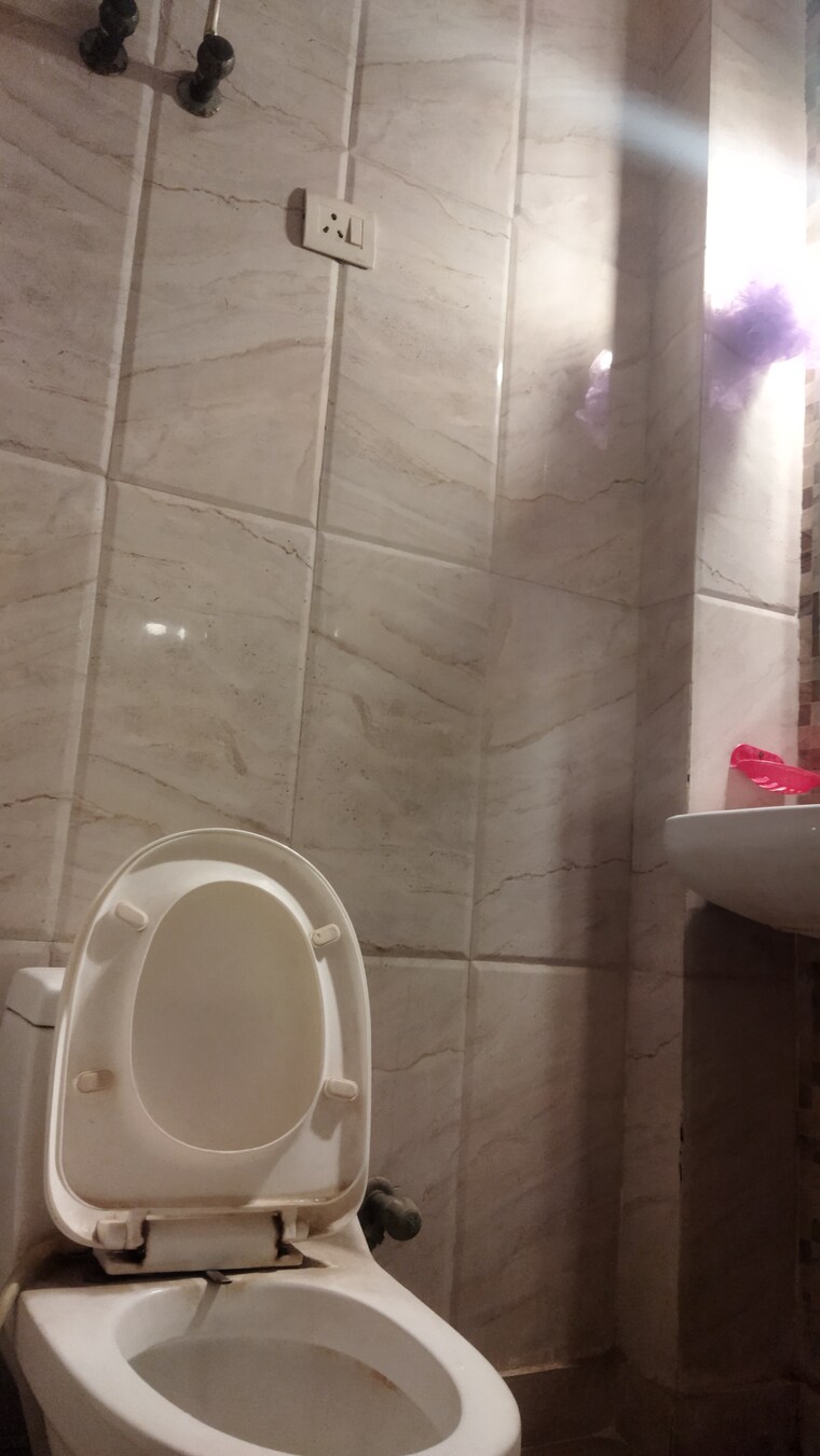 Bathroom, govindpuri 2 Bedroom 1400 Sq.Ft. Builder Floor In Govindpuri Delhi 8761905