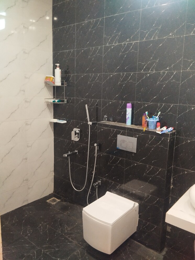 Attached Bathroom, gomti nagar 2 Bedroom 1250 Sq.Ft. Independent House In Gomti Nagar Lucknow 8761917