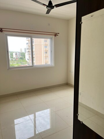 Room in 3 BHK Apartment at Avalon Park At The Prestige City, Sarjapur Road – for Rent