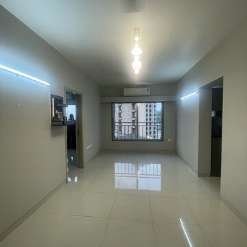 Room in 2 BHK Apartment at Malad East – for Rent