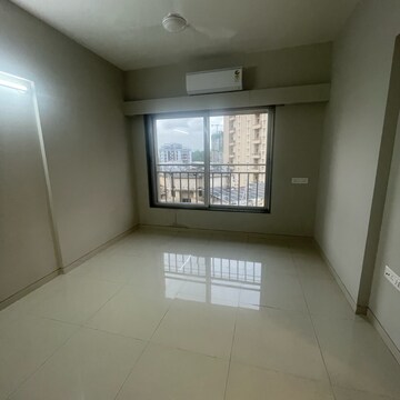 Room in 2 BHK Apartment at Malad East – for Rent