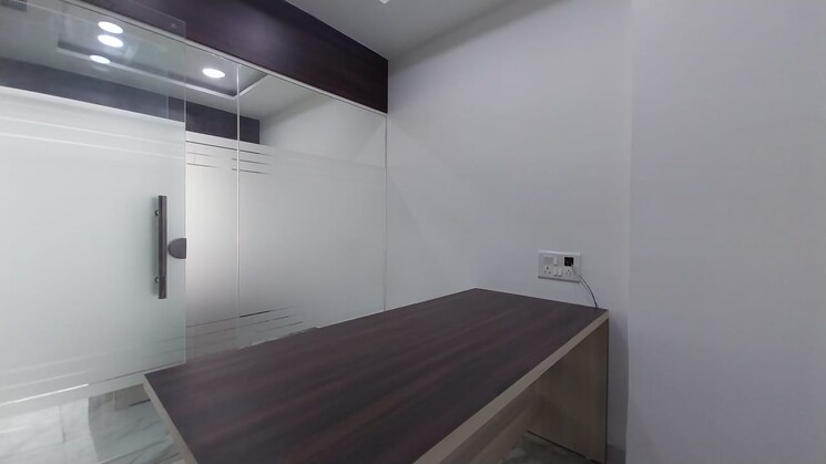 Room, netaji subhash place Commercial Office Space 700 Sq.Ft. In Netaji Subhash Place Delhi 8761972