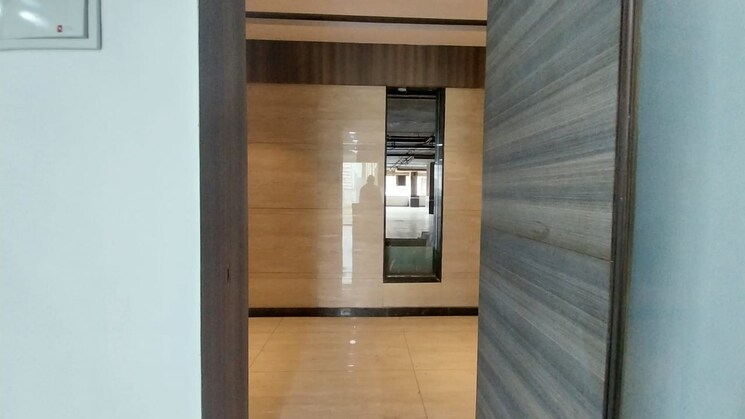 Room, netaji subhash place Commercial Office Space 700 Sq.Ft. In Netaji Subhash Place Delhi 8761972