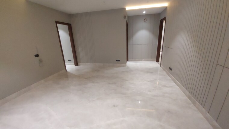 Room, model town phase 2 4 Bedroom 450 Sq.Yd. Builder Floor In Model Town Phase 2 Delhi 8761977