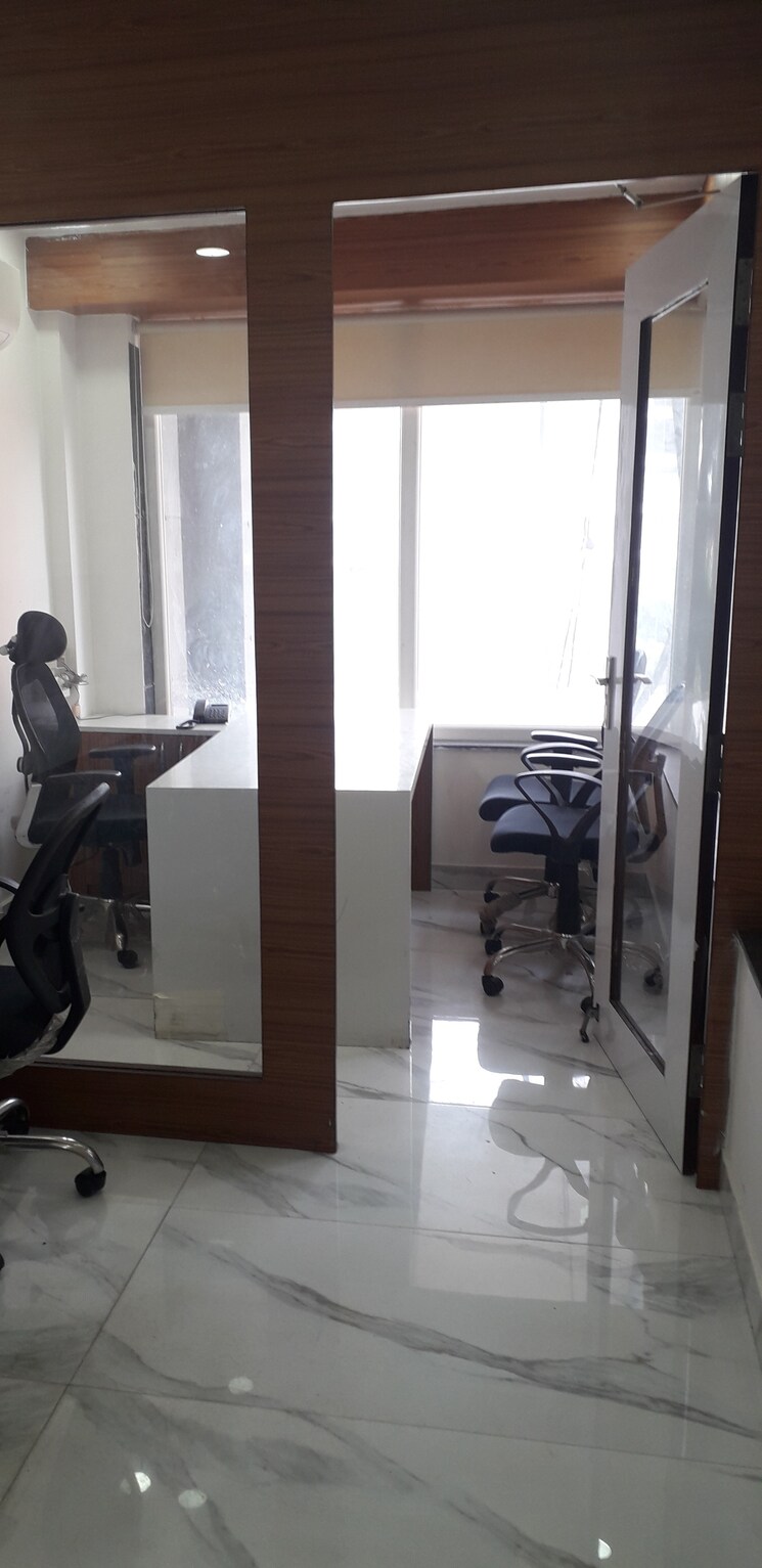 undefined, netaji subhash place Commercial Office Space 400 Sq.Ft. In Netaji Subhash Place Delhi 8761990