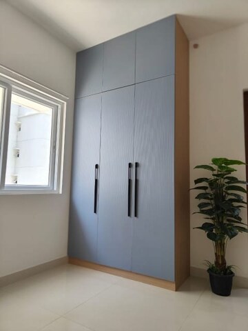 Room in 3 BHK Apartment at SMR Vinay Iconia Hyderabad, Kondapur – for Rent