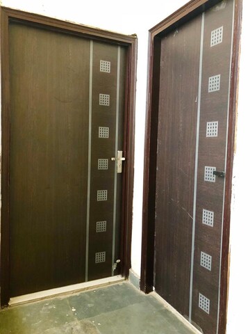 Room in 4 BHK Builder Floor at Sector 81 – for Rent