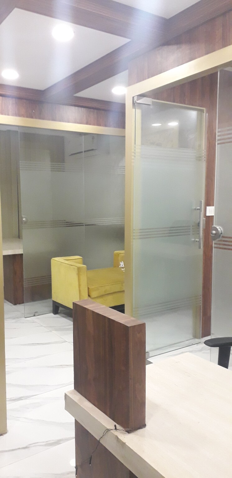 Bathroom, netaji subhash place Commercial Office Space 600 Sq.Ft. In Netaji Subhash Place Delhi 8762002