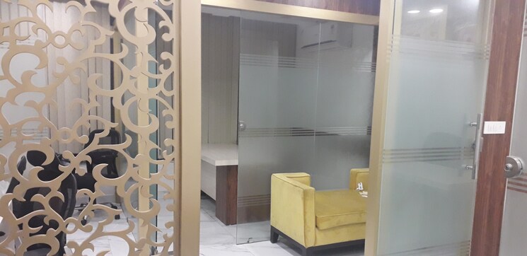 Bathroom, netaji subhash place Commercial Office Space 600 Sq.Ft. In Netaji Subhash Place Delhi 8762002