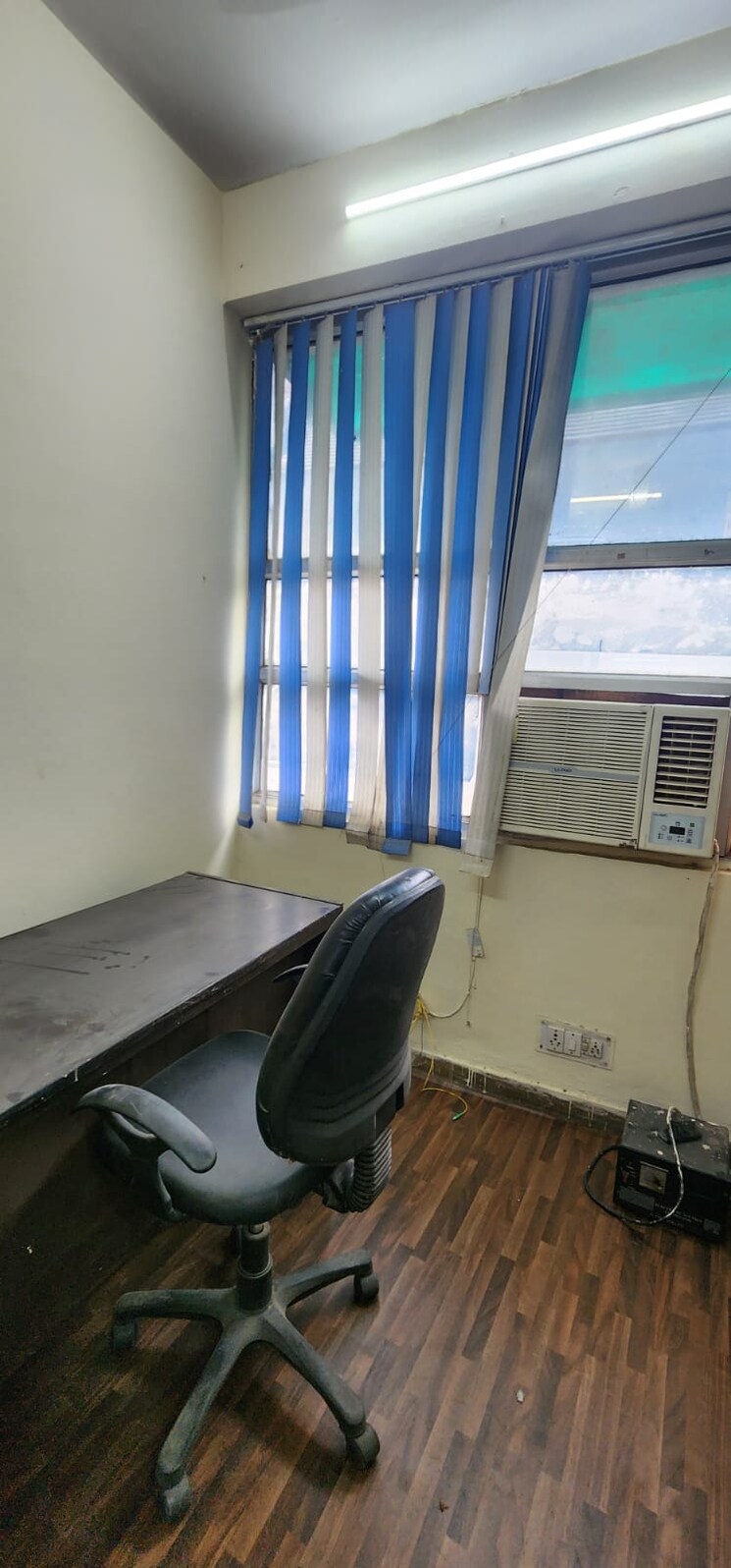 Team Area, east of kailash Commercial Office Space 500 Sq.Ft. In East Of Kailash Delhi 8762005