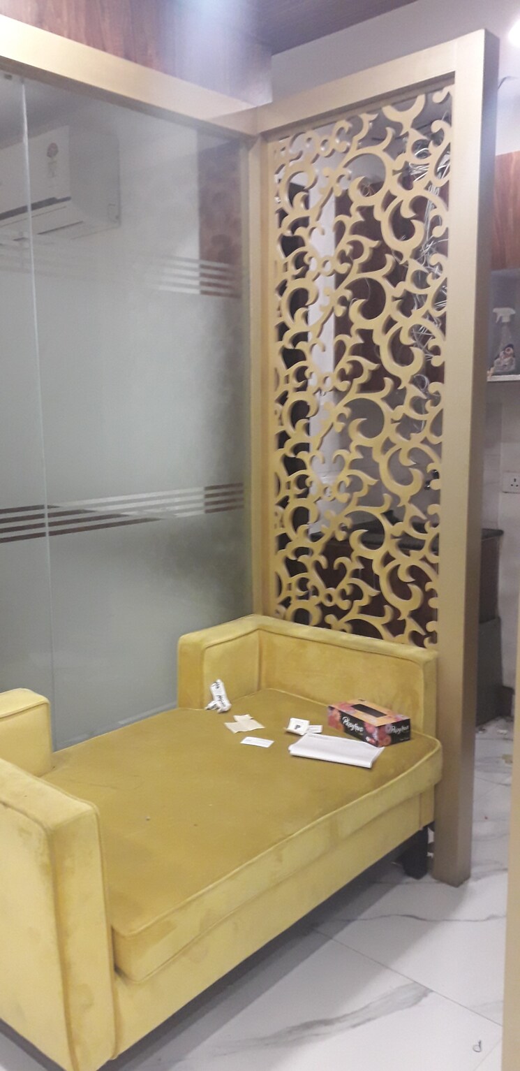 Bathroom, netaji subhash place Commercial Office Space 600 Sq.Ft. In Netaji Subhash Place Delhi 8762002
