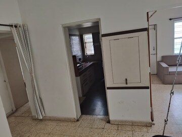 Room in 2 BHK Apartment at Satellite – for Rent